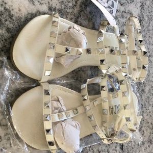 SANDAL UP flat sandals